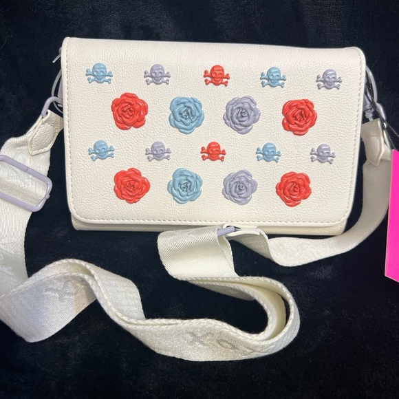 ☠️💜BETSEY JOHNSON XOSYBIL
ROSE & SKULL CROSSBODY BAG💜☠️NWT - Picture 14 of 15